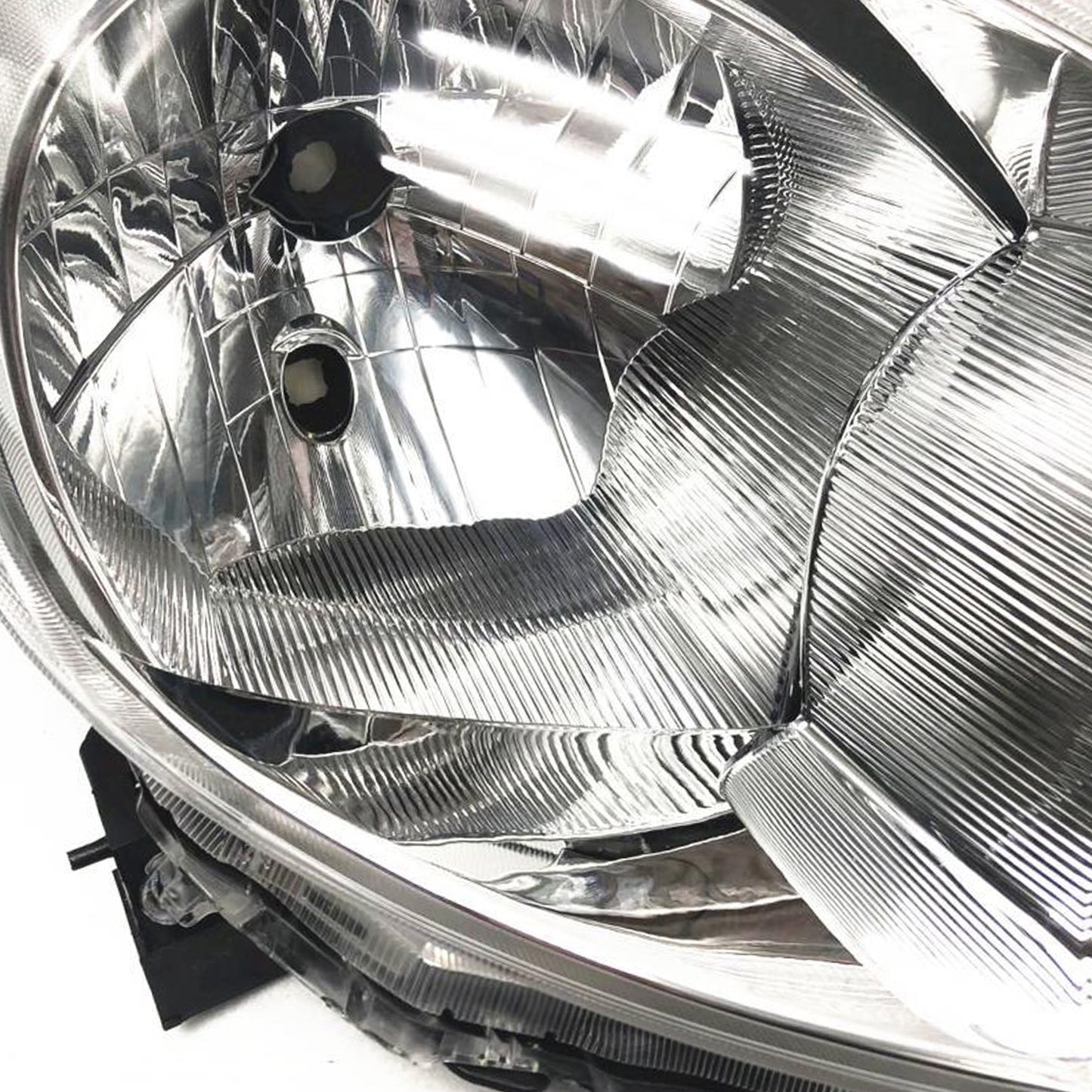 Manual Adjuster Head Light Lamp Suitable for Nissan Micra K13
