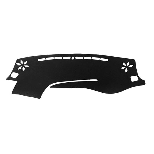 Anti-Slip Dash Mat Dashboard Cover Suitable For Toyota Kluger GSU50 GSU55 2014–2019.
