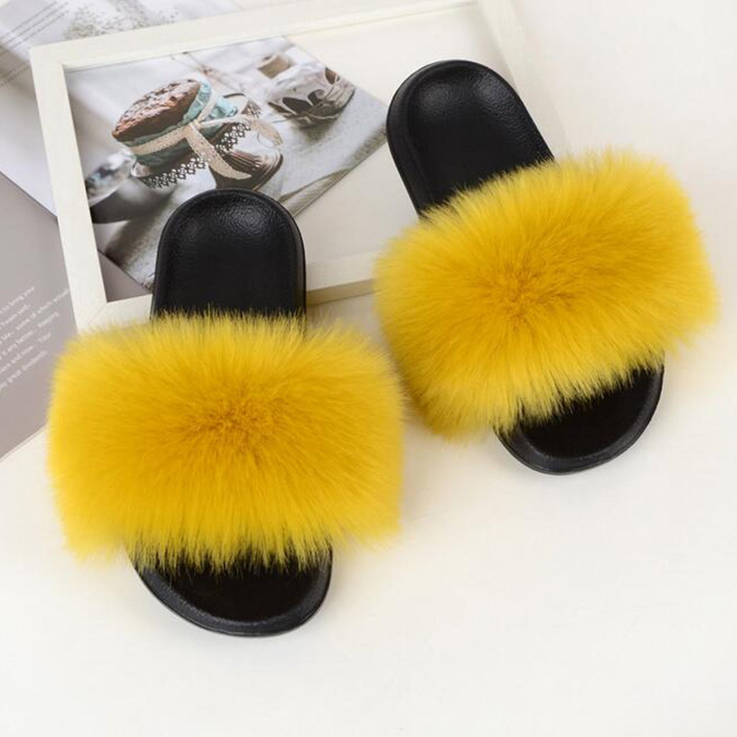 Slippers Sandals Suitable For Fashion-Forward & Stylish Outfits